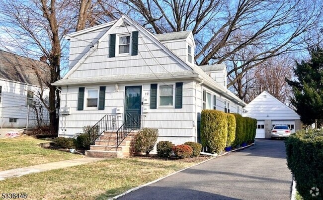 Building Photo - 19 Cook Rd Unit 1 Rental