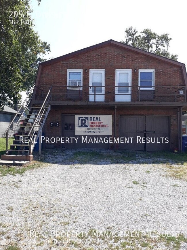 Building Photo - 209 E. Division-B Unit B