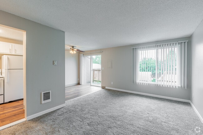 2BR, 1BA - 892SF - Living Room