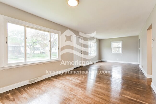 Photo - 4655 N 40th St