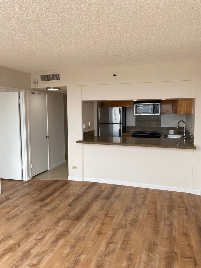 Photo - 2499 Kapiolani Blvd