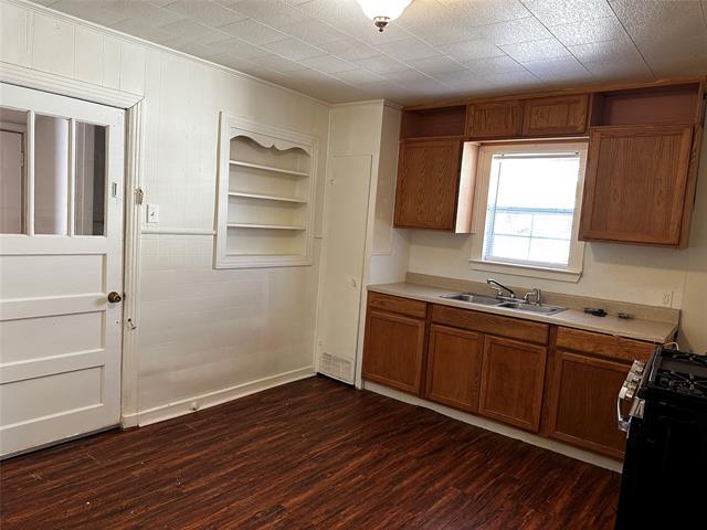 Photo - 701 Cranford St