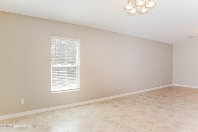 Photo - 418 La Croix Rd SW