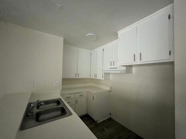 Photo - 9010 Tobias Ave Unit 252