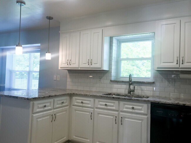 Photo - 2916 Norwood Dr