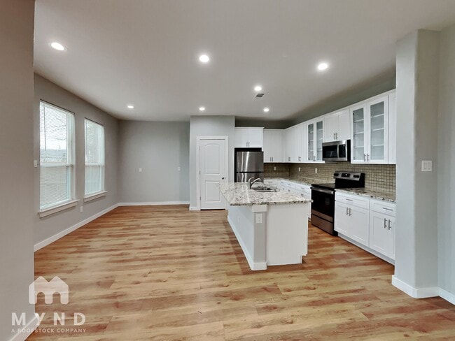 Photo - 712 Perry Ave