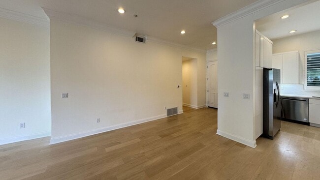 Building Photo - 16000 Sunset Blvd