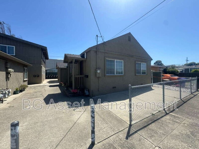 Photo - 1680 24th St
