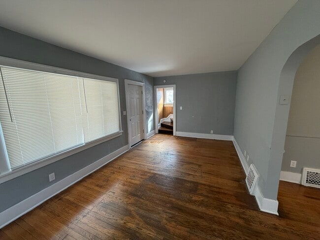 Photo - 2029 Cartier St