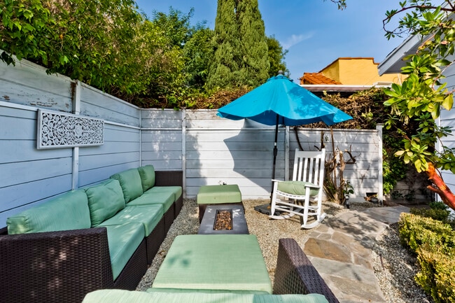 Photo - 400 Norwich Dr