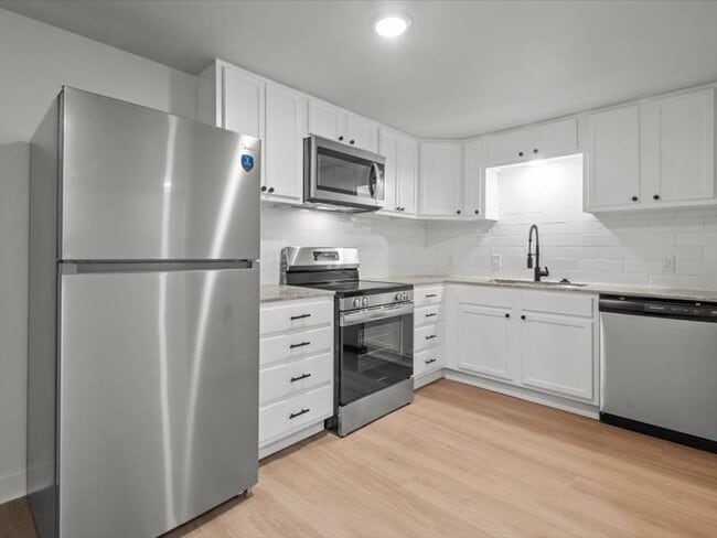 Photo - 525 W Houston St Unit 1