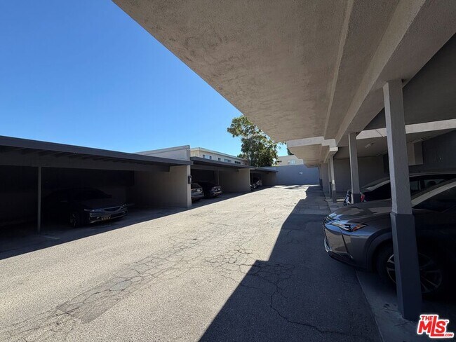 Photo - 5730 Yolanda Ave