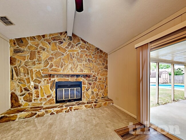 Photo - 2209 Constitution Dr