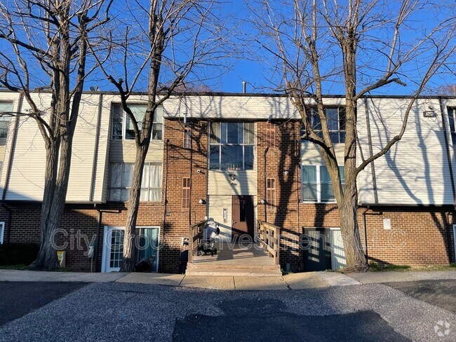 Building Photo - 2201 Strahle St Rental