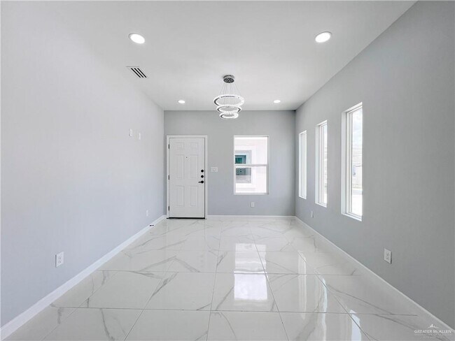 Photo - 24 W Woodson Dr Unit 3