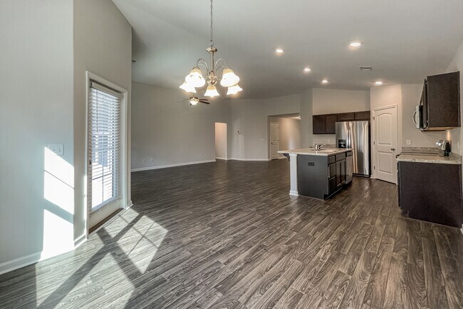 Photo - 1005 Autumns Wood Cir E