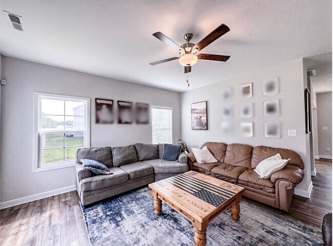 Photo - Stunning 4 Bed Home with Fenced Backyard