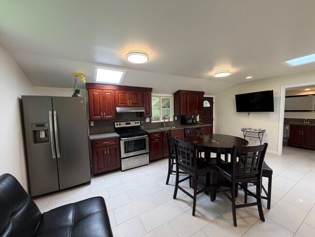 Photo - 3346 Kanaina Ave Unidad B