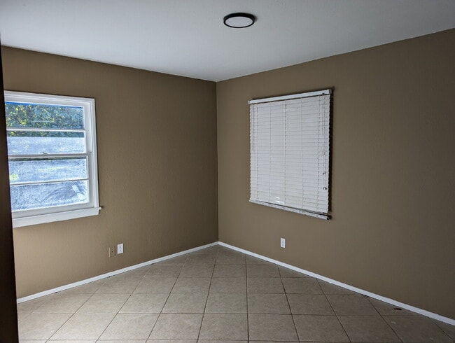 Photo - 2 br + bonus living area, in a quiet neighborhood near the 10 fwy