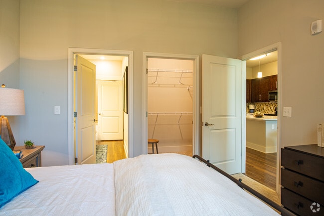 1 BR, 1BA