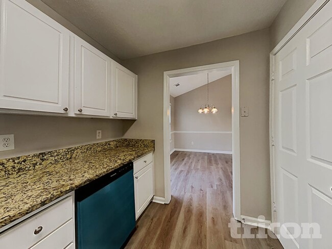 Photo - 430 Pebble Blvd