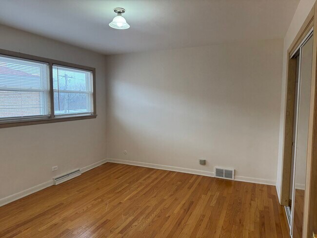 Photo - 3311 W Pratt Ave Unit 2