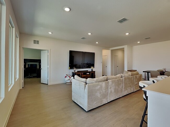 Photo - 2605 Conroe Rd