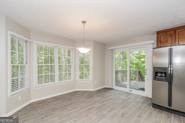 Photo - 345 Justin Dr