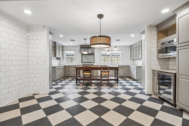 Photo - 5210 Meadow Lake Ln