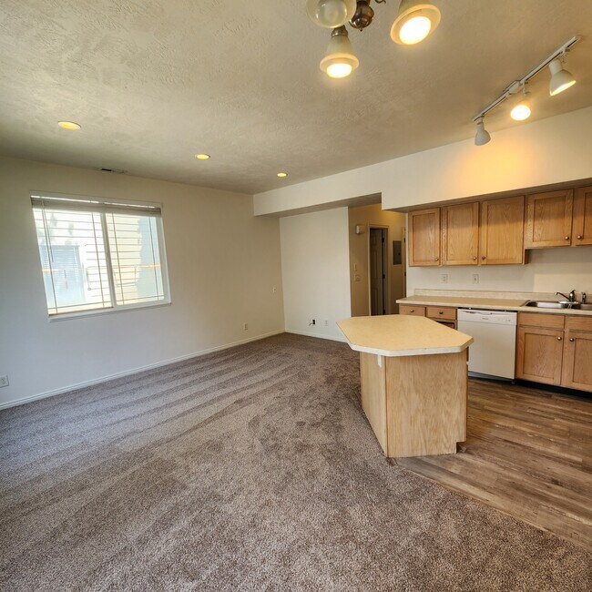 Building Photo - 129 Bamberger Rd Rental
