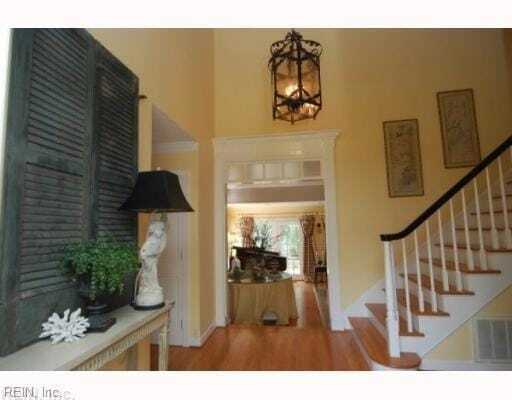 Photo - 925 Windsor Rd