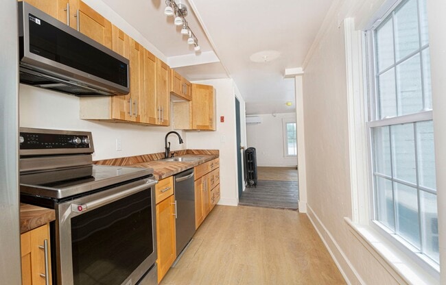 963 Main St Unit 4