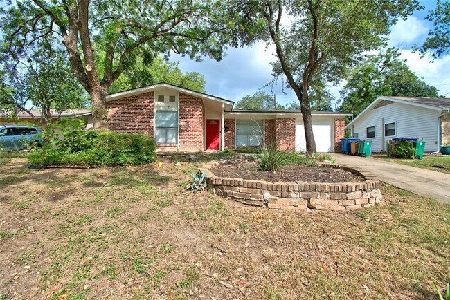 Photo - 2604 Sherwood Ln