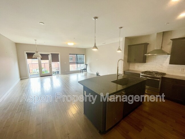 Building Photo - 901 E 2nd Ave Unit 213