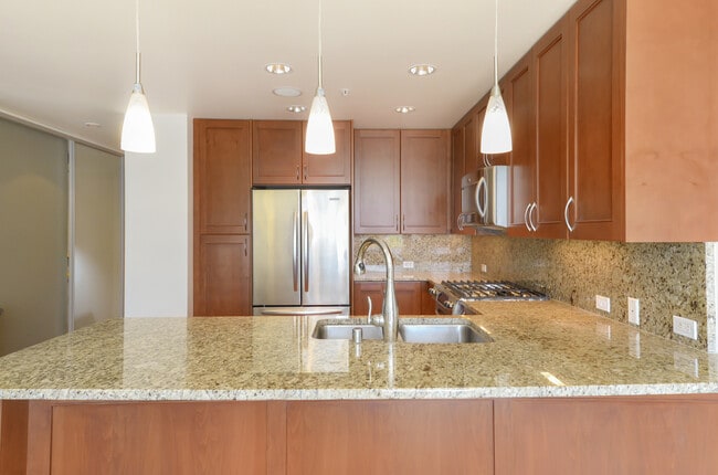 Photo - Luxury unit in Washington Square. Water/garbage included in rent/Plus mini storage. Central A/C t... Unit 1221