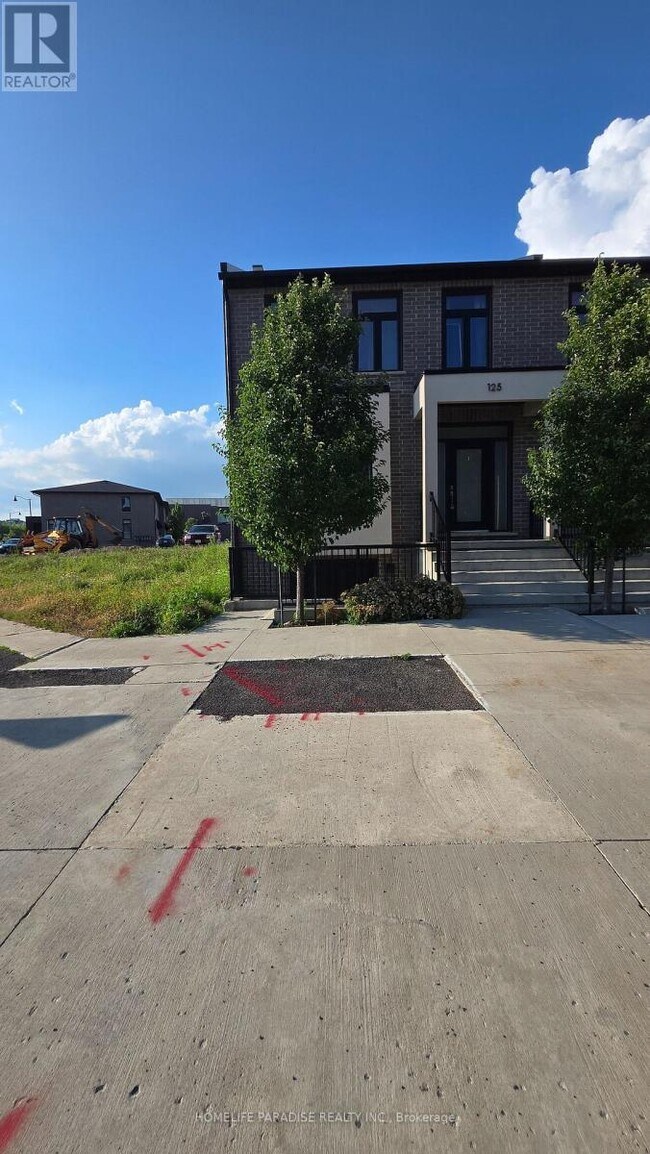 Photo - 125 Summersides Blvd
