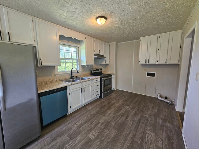 Photo - NEW LISTING!!!!!