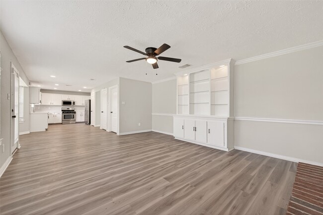 Building Photo - 2918 Colonel Ct Dr