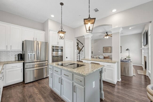 Photo - 31 E Amberglow Cir