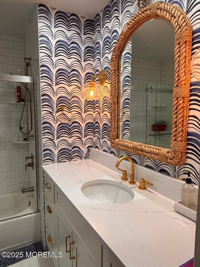 Photo - 330 Sylvania Ave