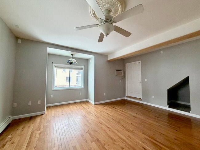 Photo - 62 Webster St