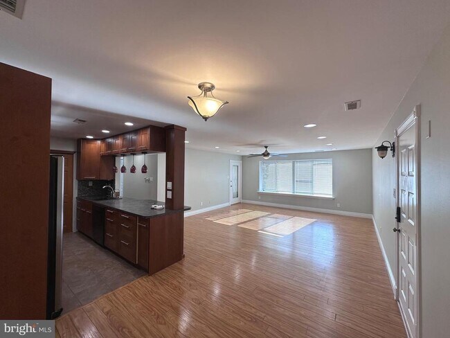 Photo - 1909 The Woods II