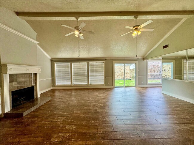 Photo - 78 Wind Whisper Ct