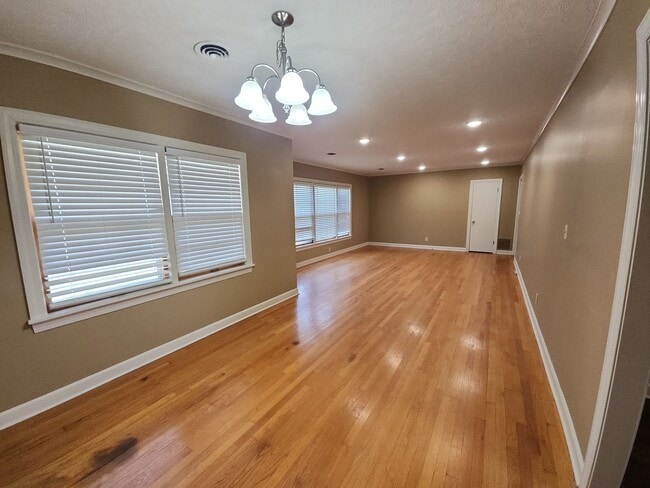 Photo - 457 Wallace Rd