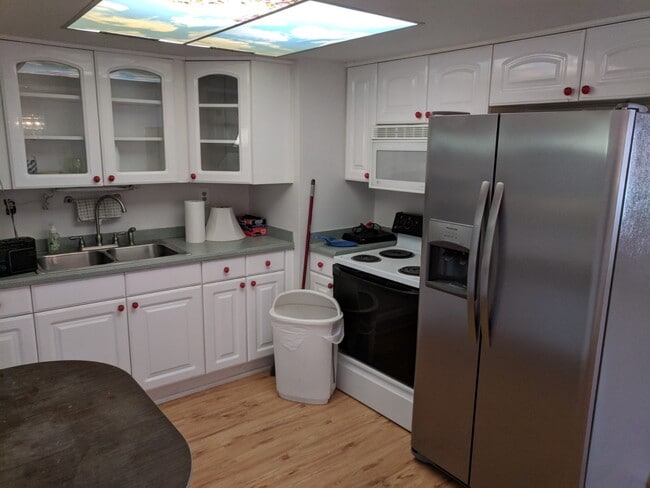 Building Photo - 34 E Azalea Cir