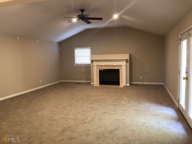 Photo - 4046 Shady Ln Dr SE