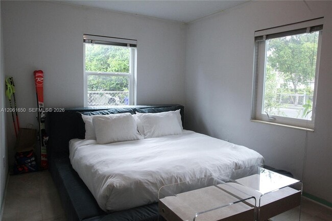 Photo - 161 NW 41st St