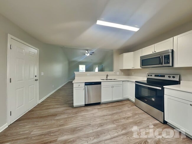 Photo - 705 Continental Dr