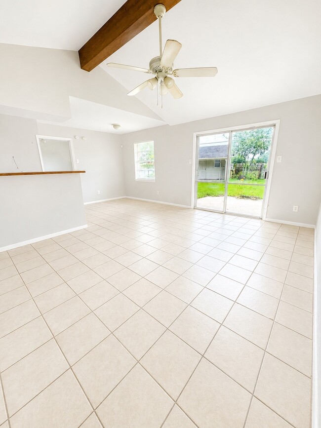 Photo - 4006 Dalmatian Dr