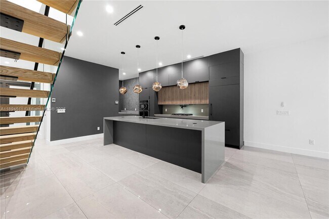 Photo - 813 NE 17th Terrace